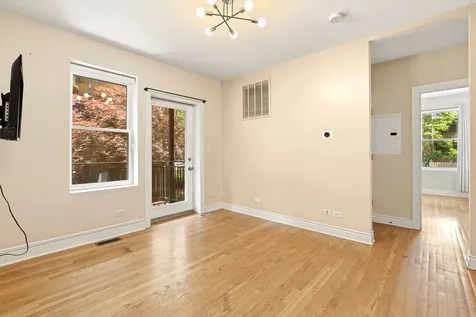 1443 West Victoria Street Chicago IL 60660