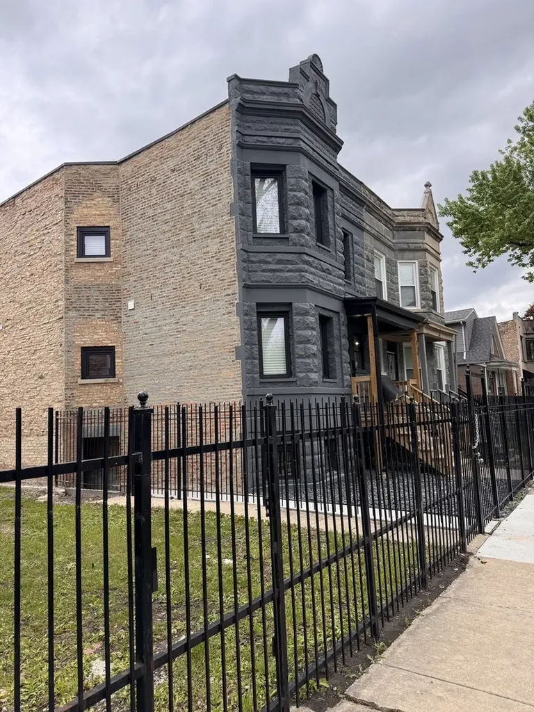 818 South Karlov Avenue Chicago IL 60624