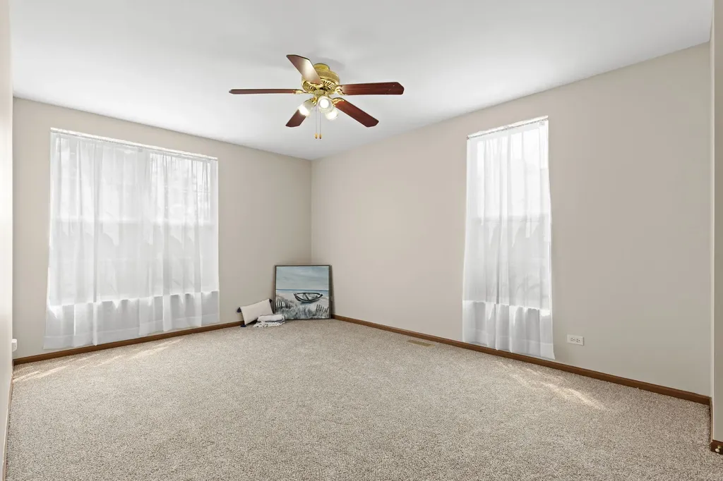 1071 Symphony Drive Aurora IL 60504