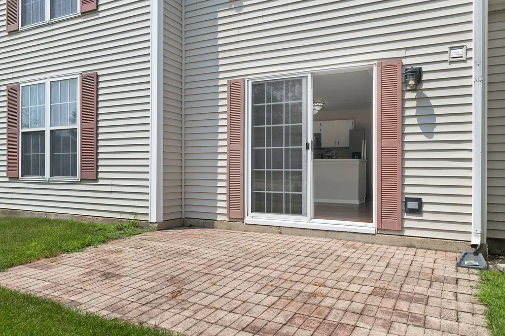1071 Symphony Drive Aurora IL 60504