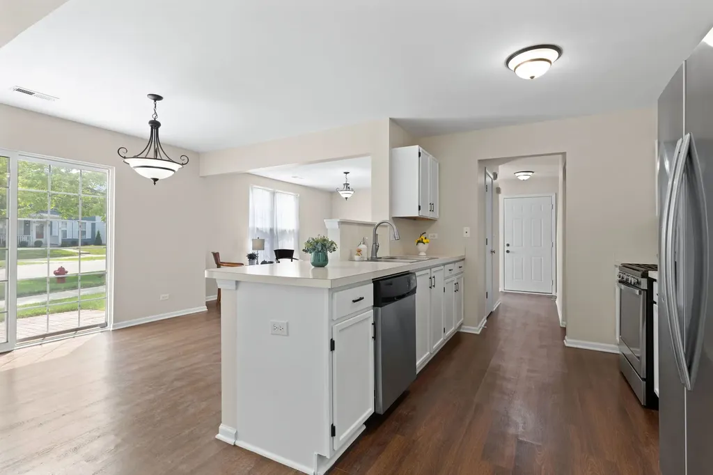 1071 Symphony Drive Aurora IL 60504