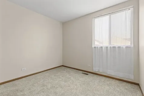 1071 Symphony Drive Aurora IL 60504
