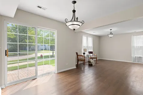 1071 Symphony Drive Aurora IL 60504