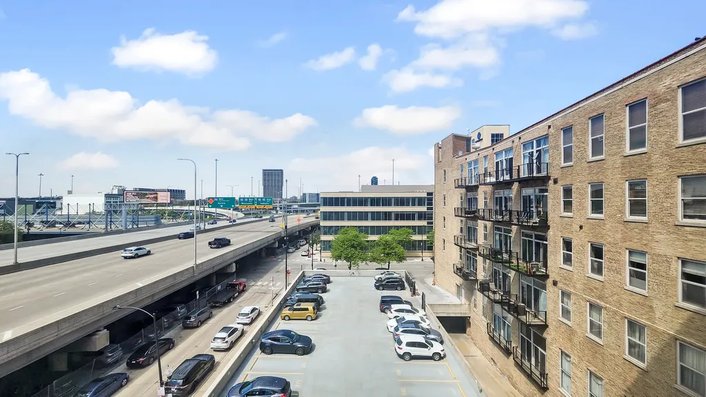 420 South Clinton Street Chicago IL 60607