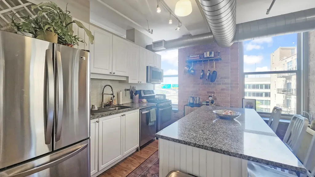 420 South Clinton Street Chicago IL 60607