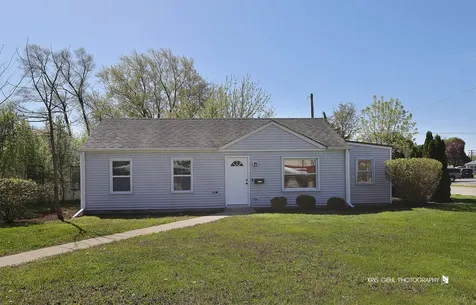 1717 Lyons Court Waukegan IL 60085