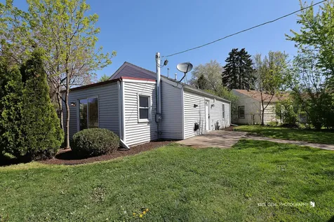 1717 Lyons Court Waukegan IL 60085