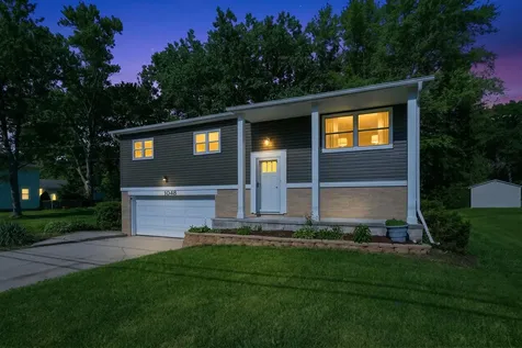 1048 Belle Plaine Avenue Gurnee IL 60031