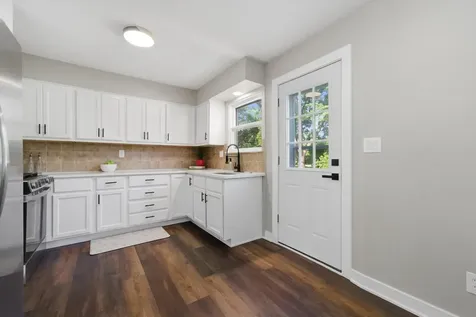 1048 Belle Plaine Avenue Gurnee IL 60031