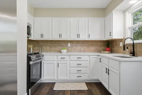 1048 Belle Plaine Avenue Gurnee IL 60031