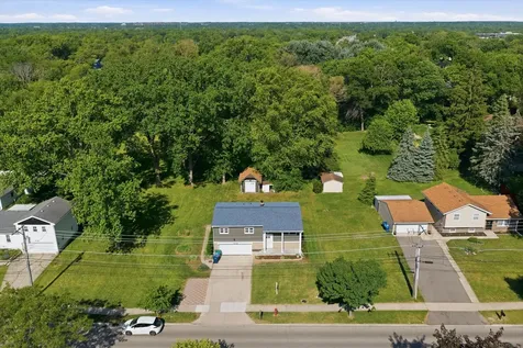 1048 Belle Plaine Avenue Gurnee IL 60031