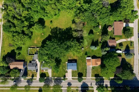 1048 Belle Plaine Avenue Gurnee IL 60031