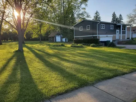 1048 Belle Plaine Avenue Gurnee IL 60031