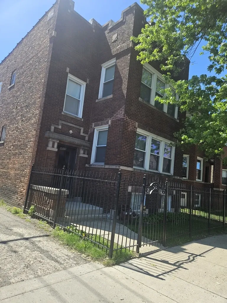 4015 West Potomac Avenue Chicago IL 60651