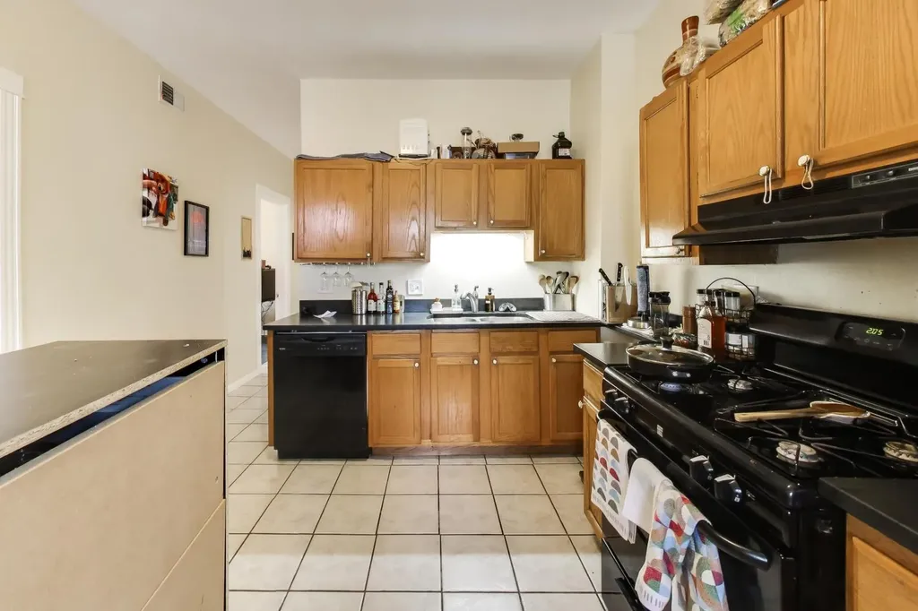 3410 West Shakespeare Avenue Chicago IL 60647