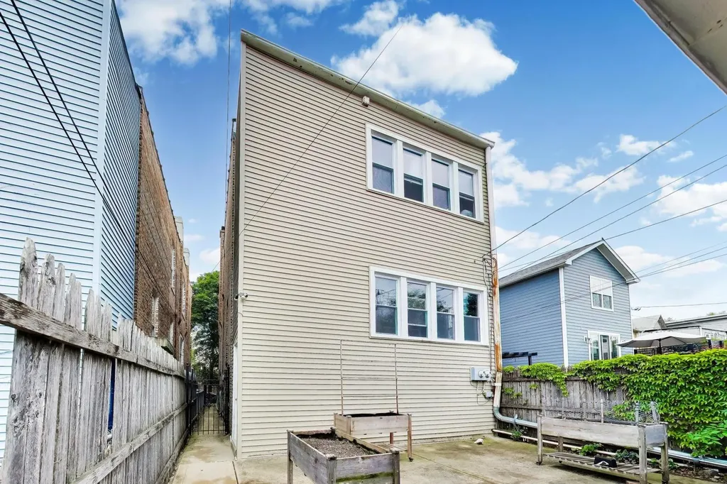 3410 West Shakespeare Avenue Chicago IL 60647