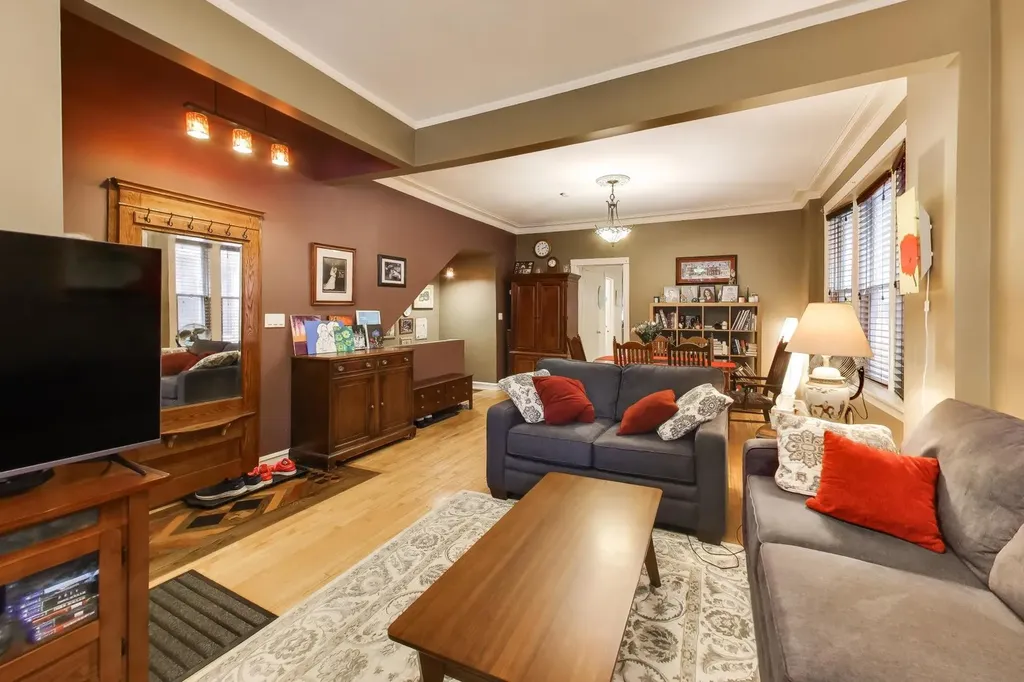 3410 West Shakespeare Avenue Chicago IL 60647