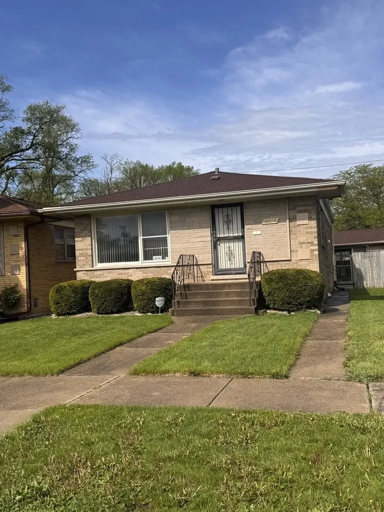 16210 Woodbridge Avenue Harvey IL 60426
