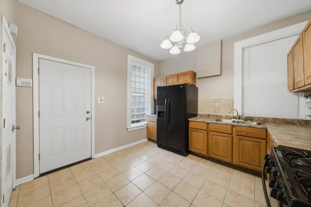 7134 South University Avenue Chicago IL 60619