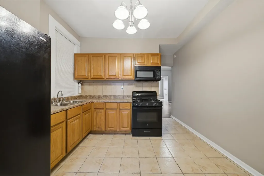 7134 South University Avenue Chicago IL 60619