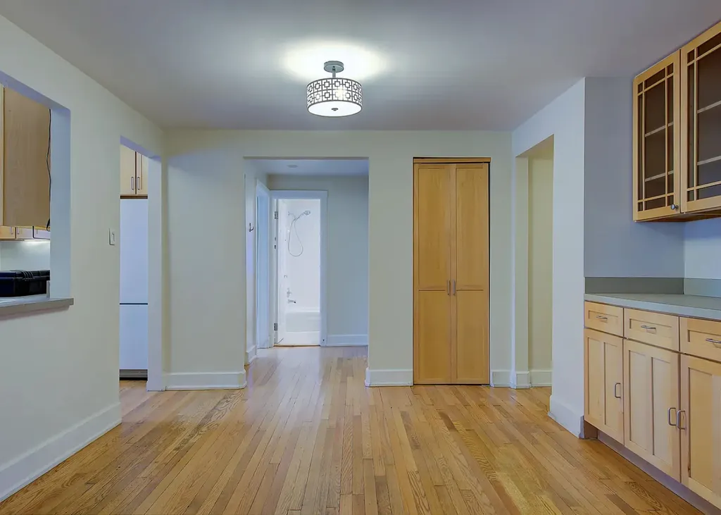 853 West Carmen Avenue Chicago IL 60640
