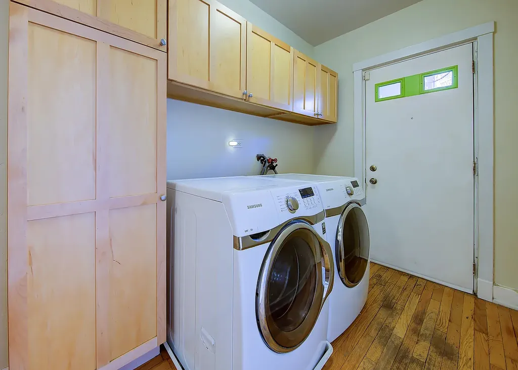 853 West Carmen Avenue Chicago IL 60640