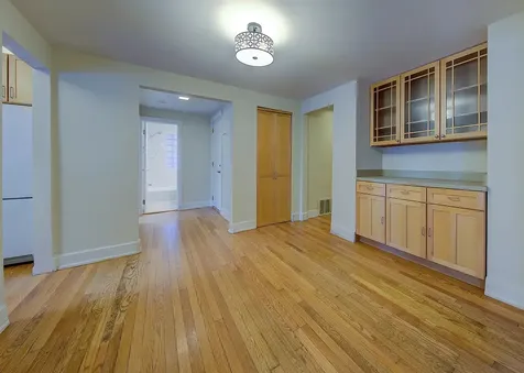 853 West Carmen Avenue Chicago IL 60640