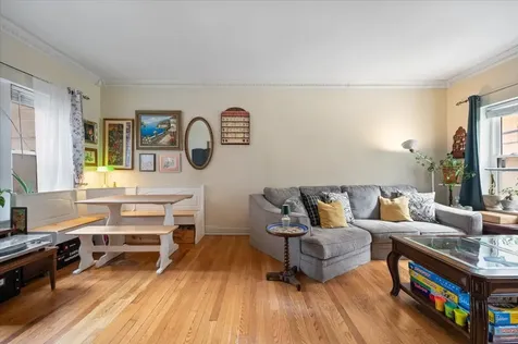 853 West Carmen Avenue Chicago IL 60640