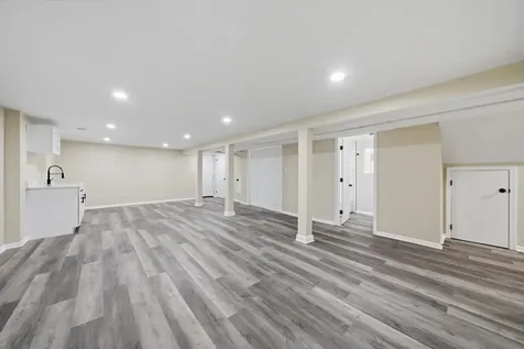 8044 South May Street Chicago IL 60620