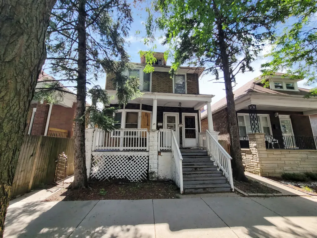 2641 West 69th Street Chicago IL 60629