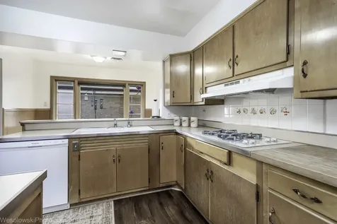 6400 North Knox Avenue Lincolnwood IL 60712