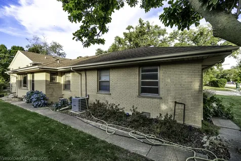 6400 North Knox Avenue Lincolnwood IL 60712
