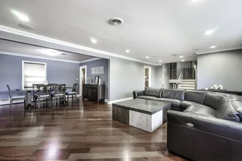 6400 North Knox Avenue Lincolnwood IL 60712