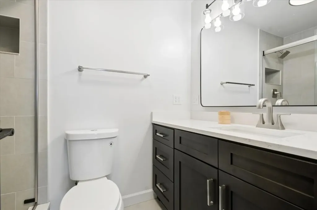 7033 North Kedzie Avenue Chicago IL 60645