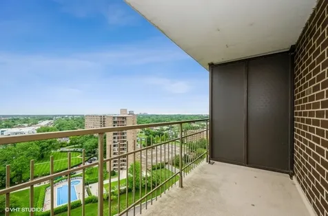 7033 North Kedzie Avenue Chicago IL 60645