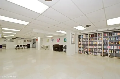7033 North Kedzie Avenue Chicago IL 60645