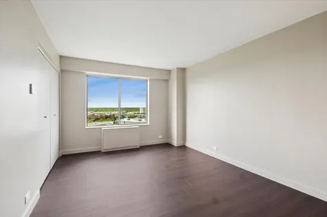7033 North Kedzie Avenue Chicago IL 60645