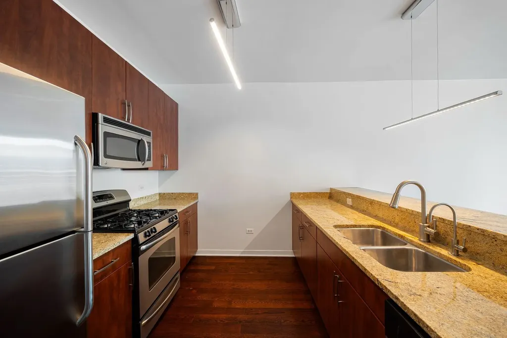 757 North Orleans Street Chicago IL 60654