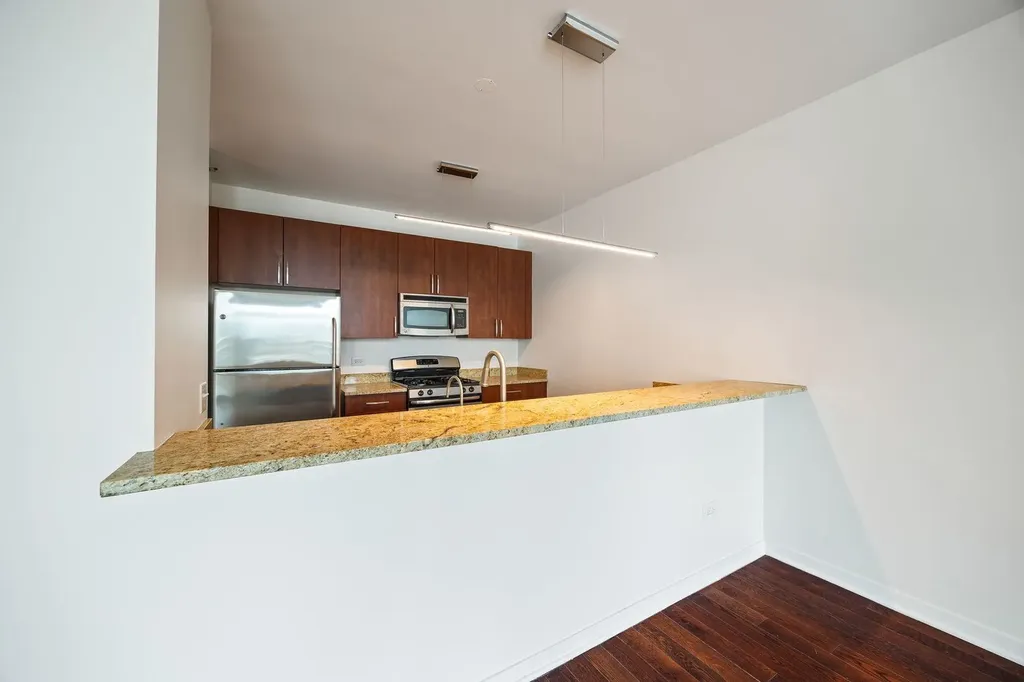 757 North Orleans Street Chicago IL 60654