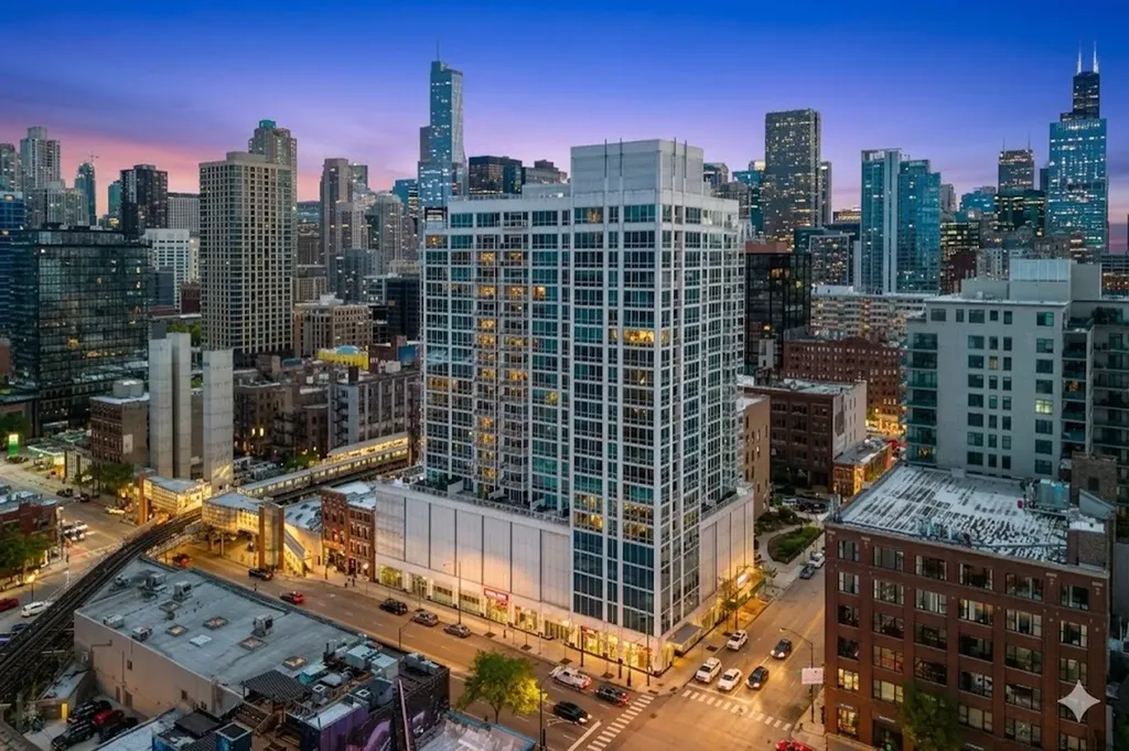757 North Orleans Street Chicago IL 60654