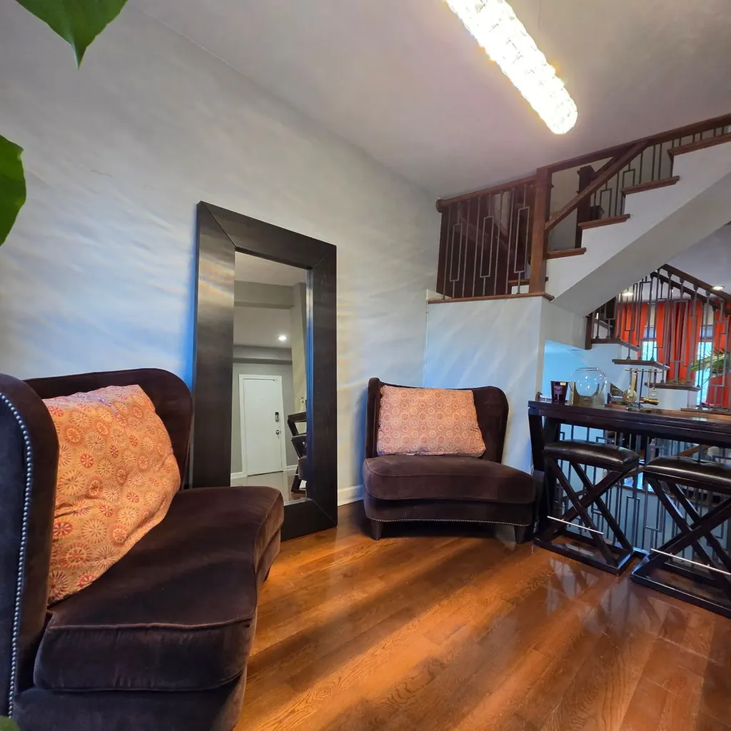 2339 East 72nd Street Chicago IL 60649