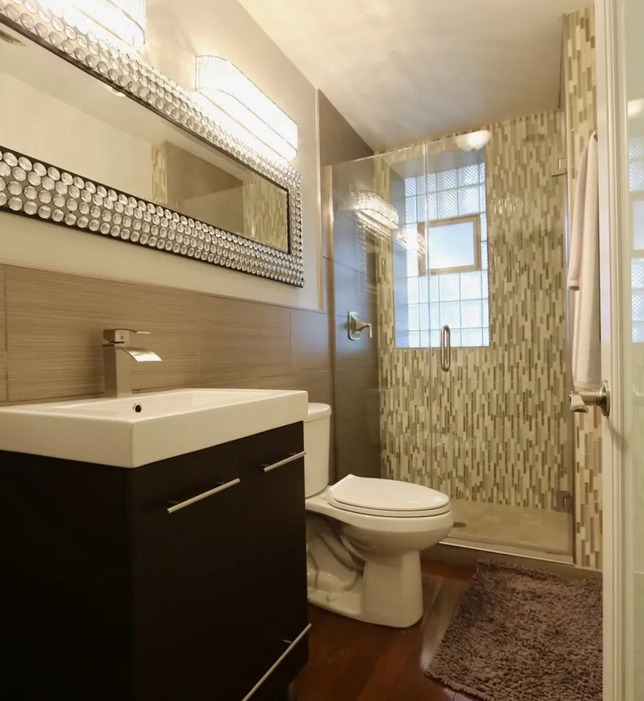 2339 East 72nd Street Chicago IL 60649