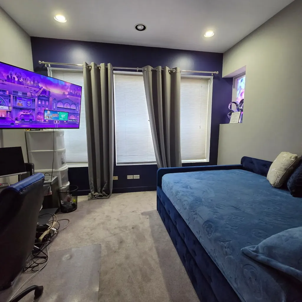 2339 East 72nd Street Chicago IL 60649