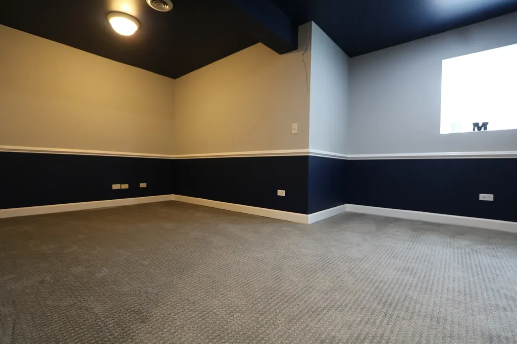2339 East 72nd Street Chicago IL 60649