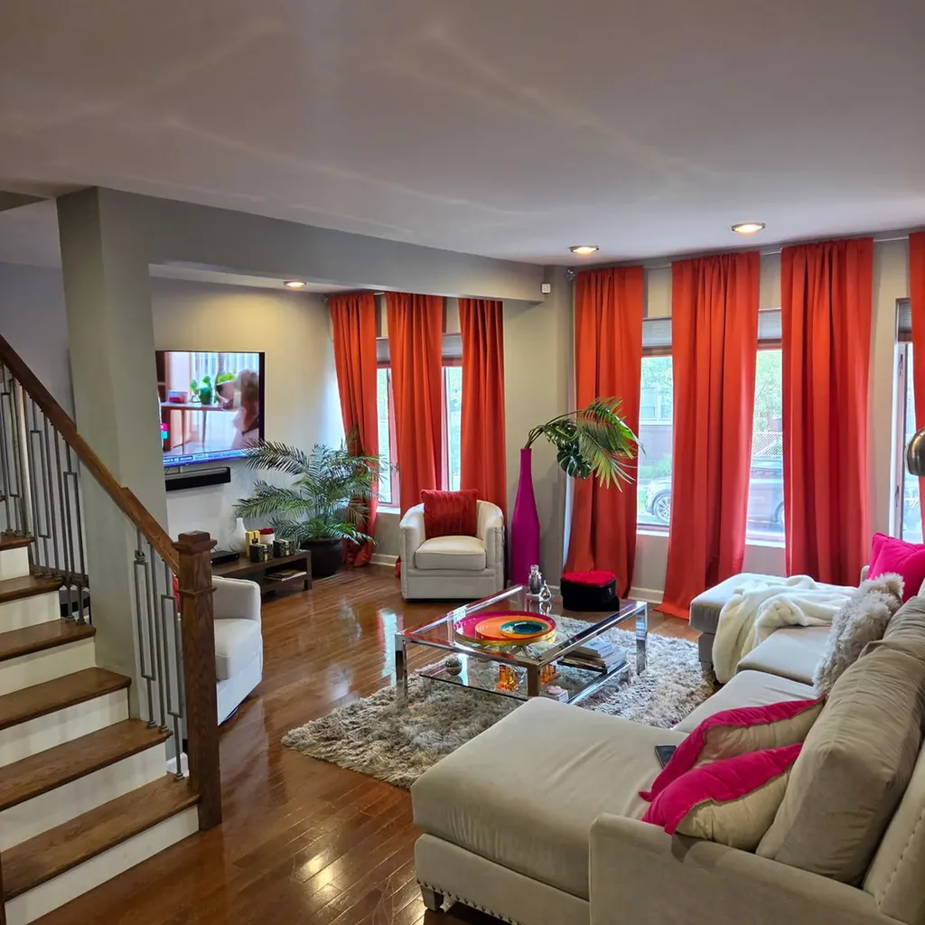 2339 East 72nd Street Chicago IL 60649