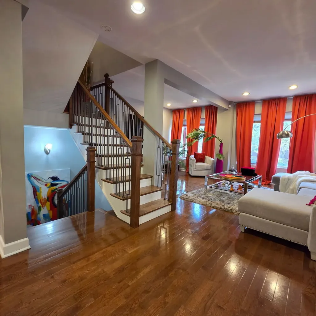 2339 East 72nd Street Chicago IL 60649
