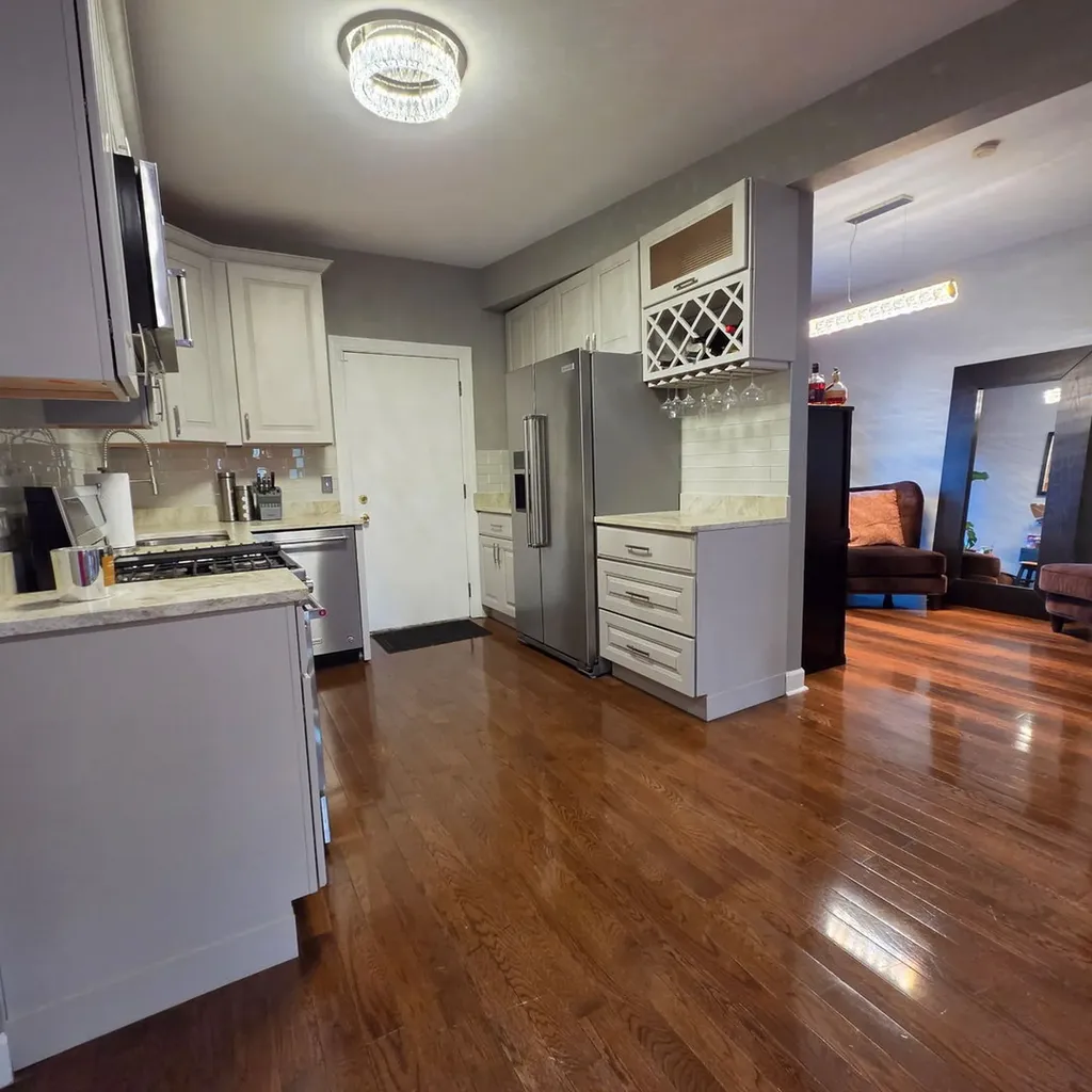 2339 East 72nd Street Chicago IL 60649