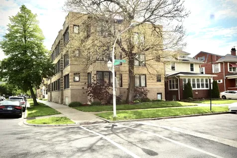 2339 East 72nd Street Chicago IL 60649
