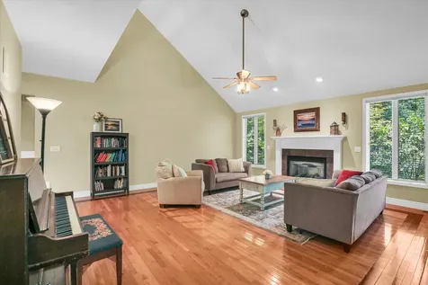1516 River Bluff Drive Mahomet IL 61853