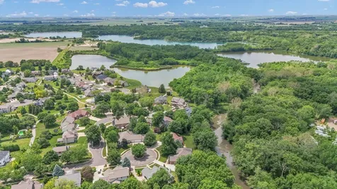 1516 River Bluff Drive Mahomet IL 61853